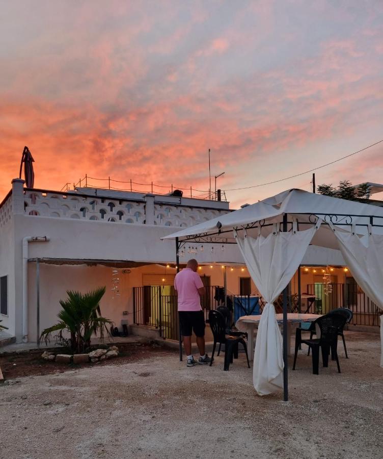 Le Case Di Pat - Palms Home San Pietro in Bevagna Bagian luar foto